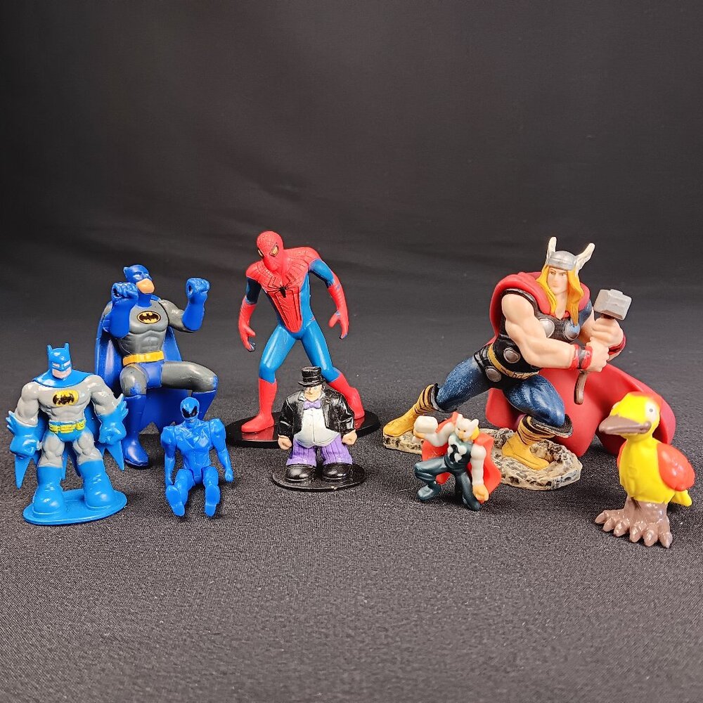 Lot DC Comics Small Toy Action Figures  Spiderman Batman Thor  Power Rangers